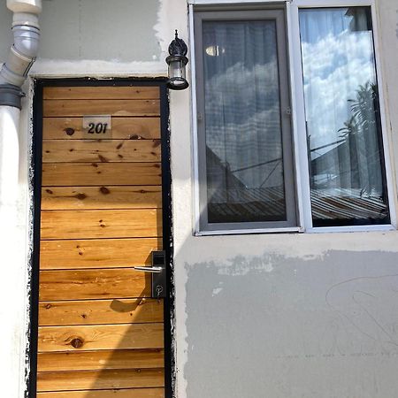 Family Apartment In Avlabari Tiflis Exterior foto