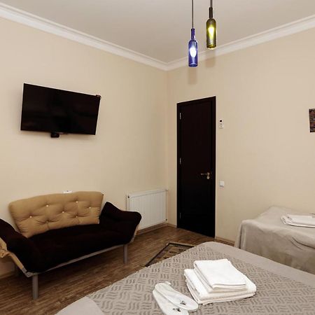 Family Apartment In Avlabari Tiflis Exterior foto