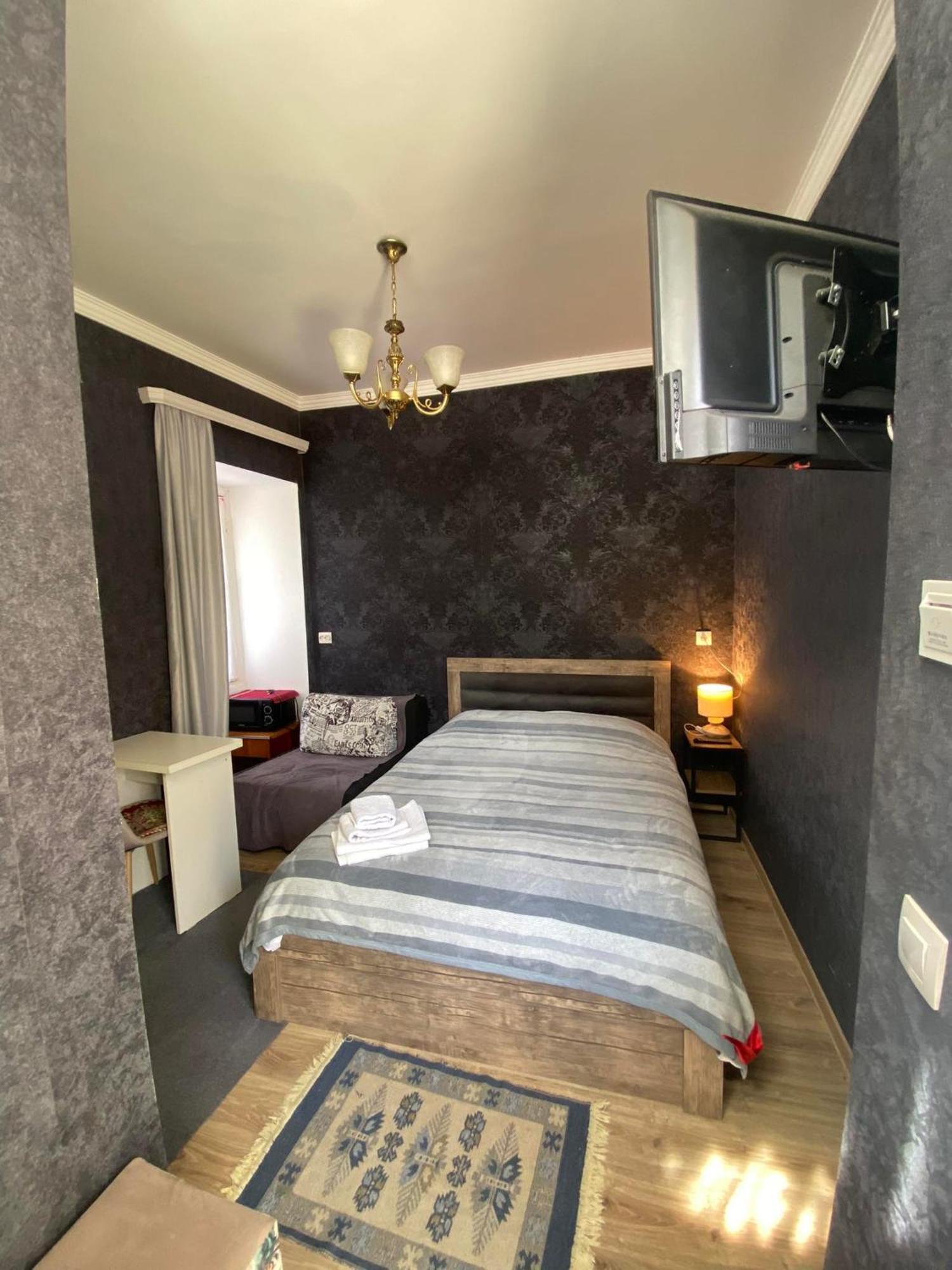 Family Apartment In Avlabari Tiflis Exterior foto