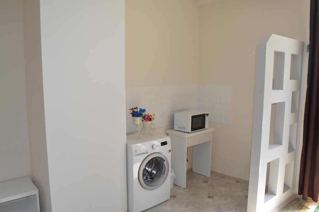 Family Apartment In Avlabari Tiflis Exterior foto