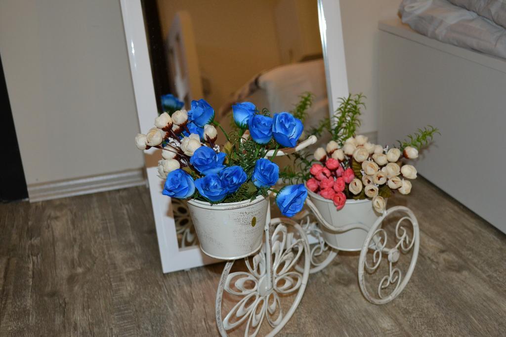 Family Apartment In Avlabari Tiflis Exterior foto