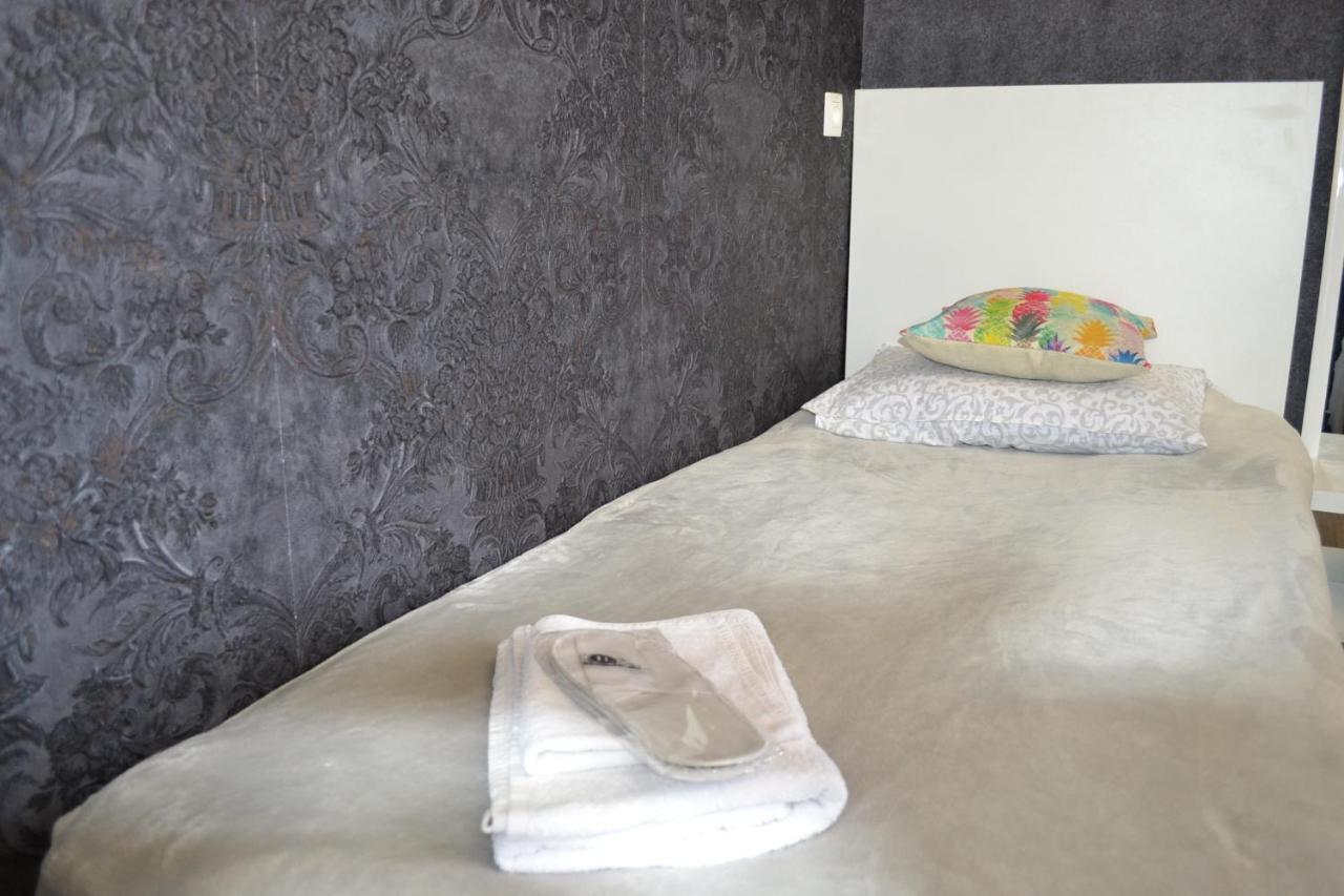 Family Apartment In Avlabari Tiflis Exterior foto