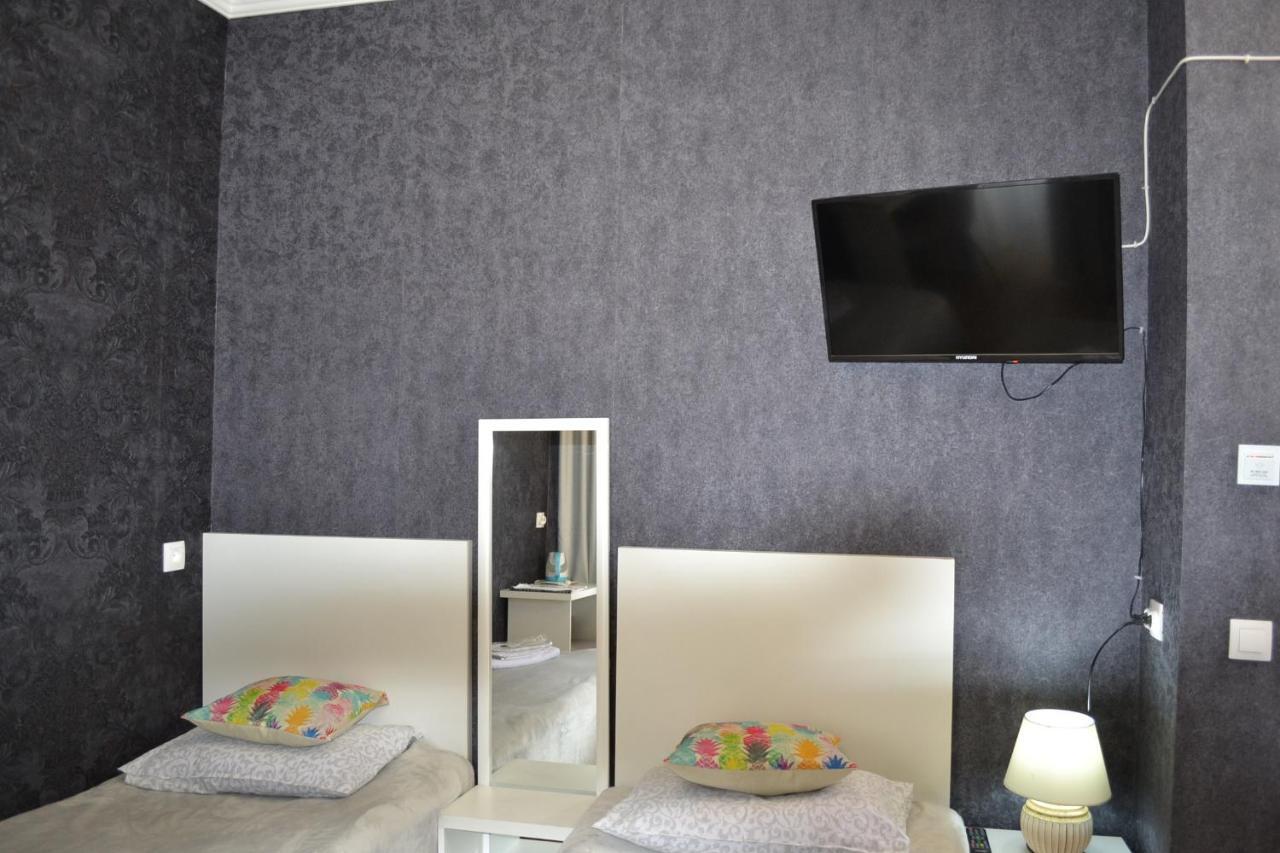 Family Apartment In Avlabari Tiflis Exterior foto
