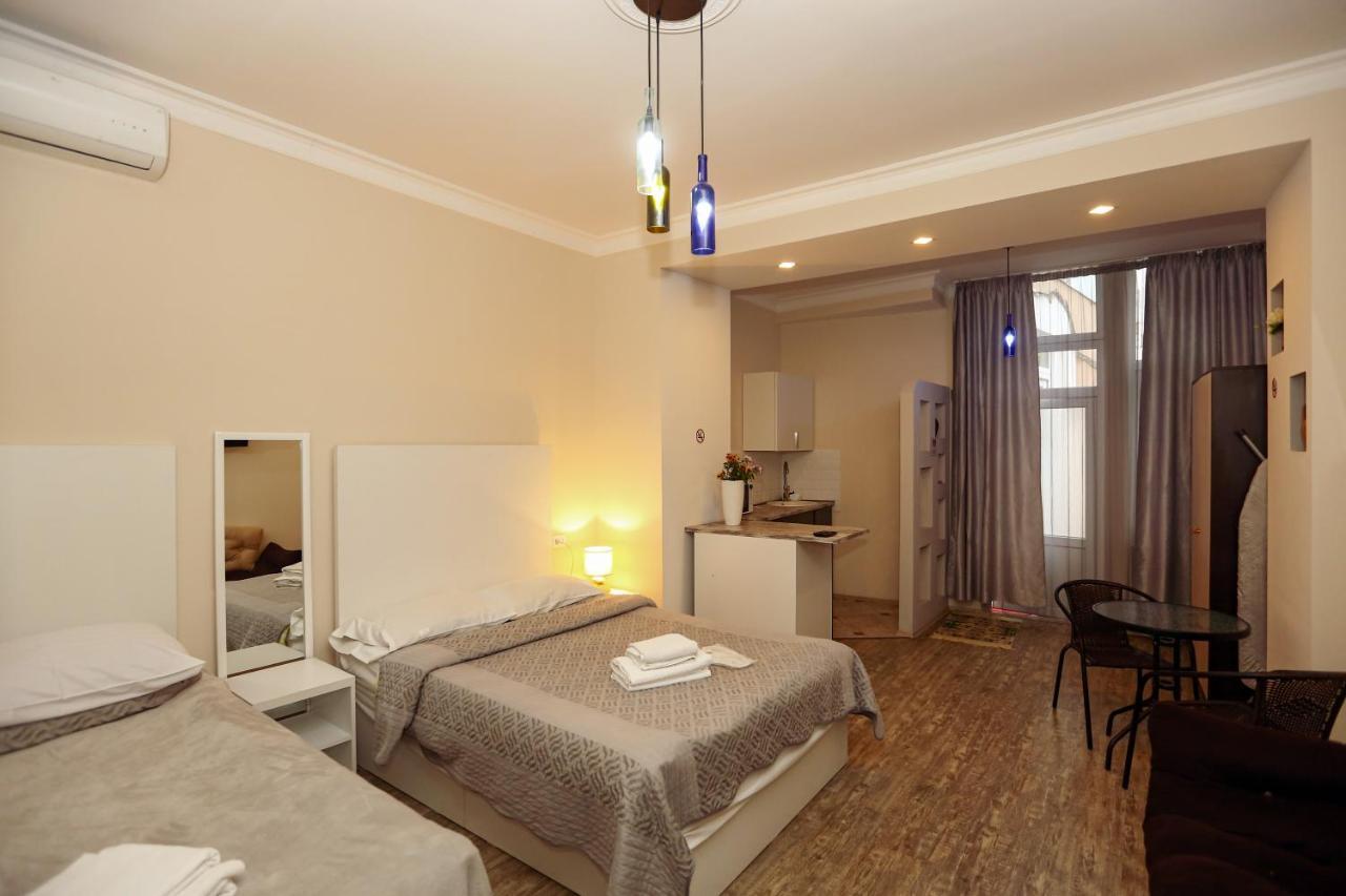 Family Apartment In Avlabari Tiflis Exterior foto