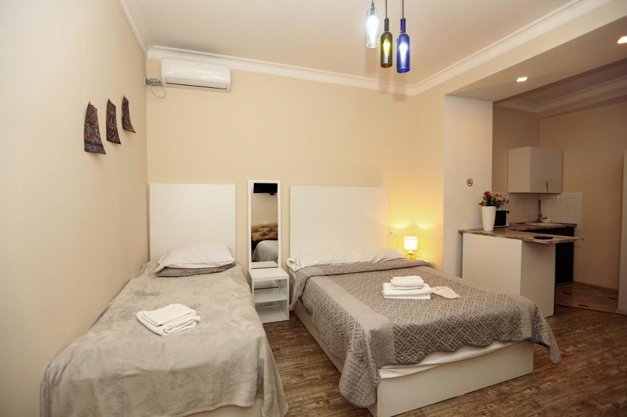 Family Apartment In Avlabari Tiflis Exterior foto