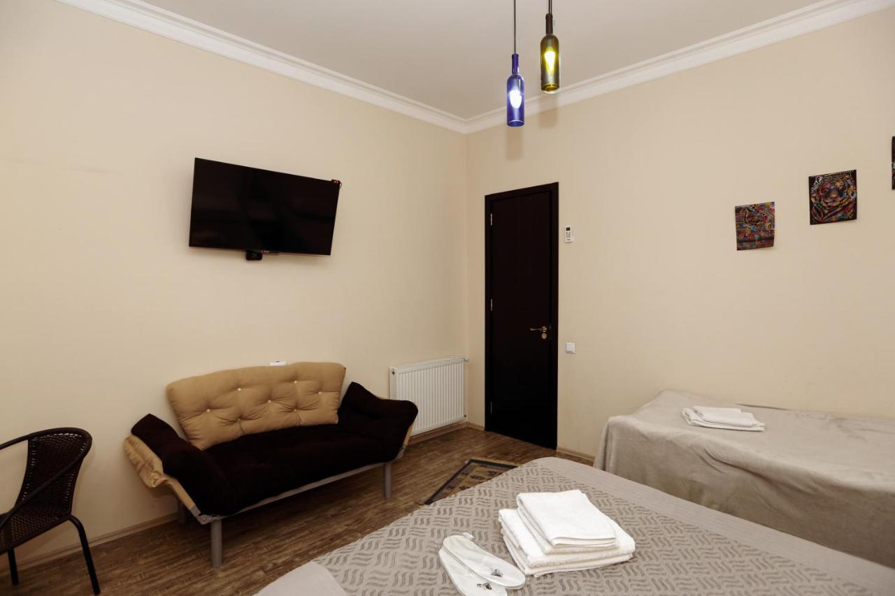 Family Apartment In Avlabari Tiflis Exterior foto
