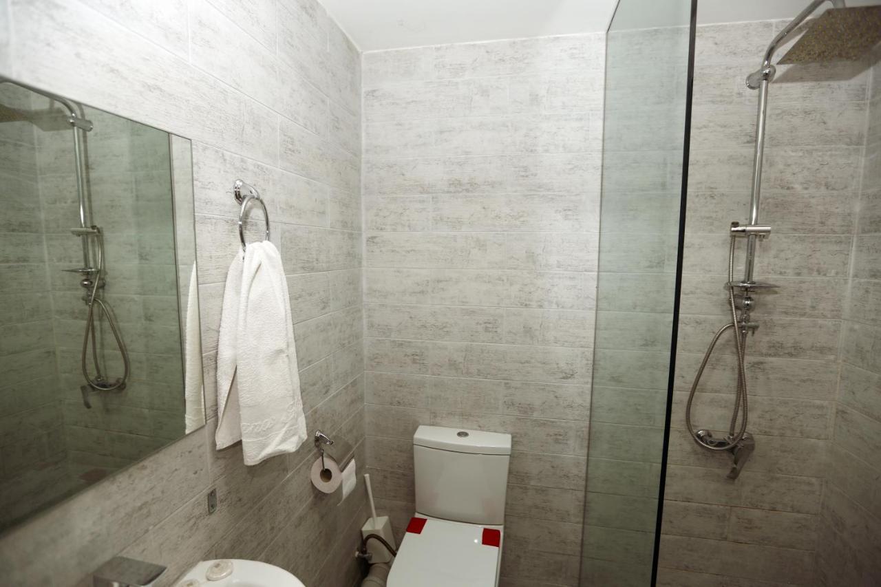 Family Apartment In Avlabari Tiflis Exterior foto